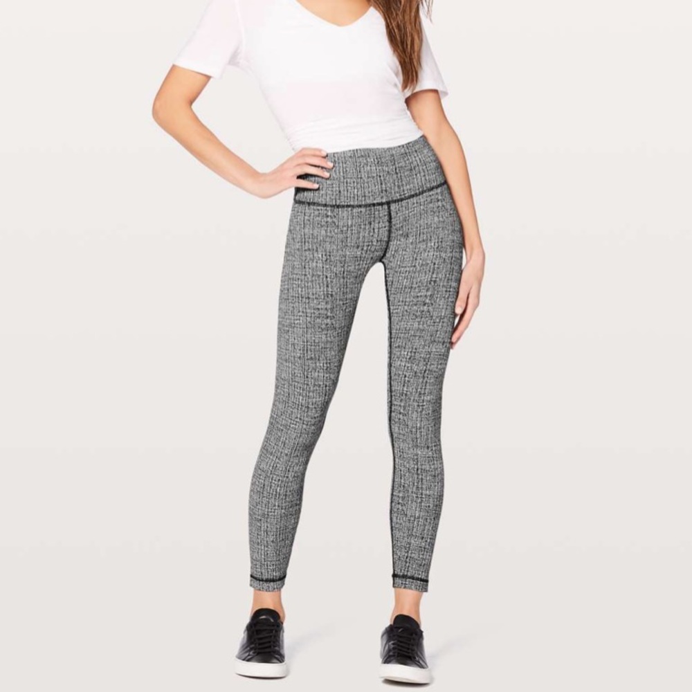 Lululemon Wunder Under Hi-Rise 7/8 Tight 25"
Ritual Jacquard Luon Black White